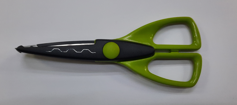 TIJERA CON DISEÑO MANGO VERDE